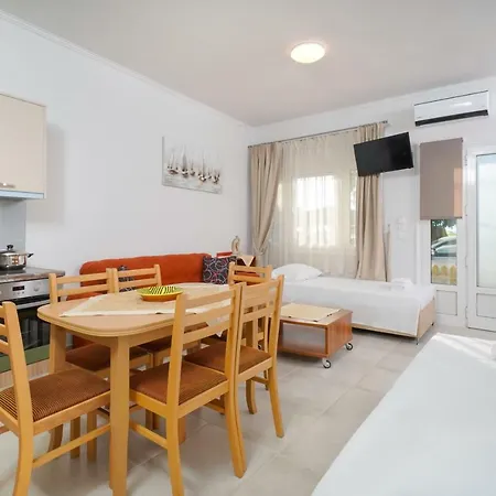 Sea-side Apartmán *